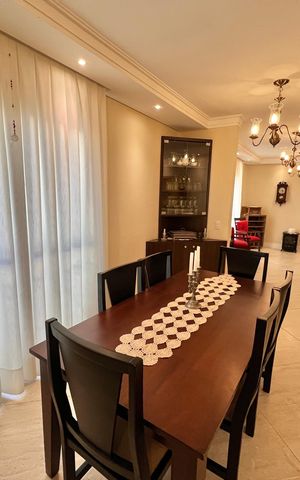 Casa de condomínio à venda com 128m², 5 quartos e 2 vagas Casa de condomínio à venda com 128m², 5 quartos e 2 vagasSala