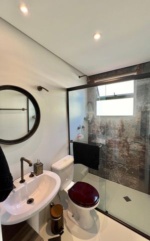 Casa de condomínio à venda com 128m², 5 quartos e 2 vagas Casa de condomínio à venda com 128m², 5 quartos e 2 vagasBanheiro