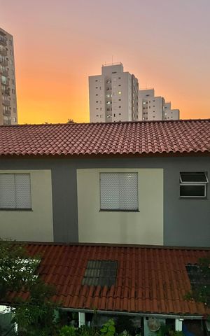 Casa de condomínio à venda com 128m², 5 quartos e 2 vagas Casa de condomínio à venda com 128m², 5 quartos e 2 vagasÁrea externa