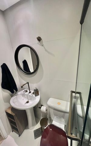 Casa de condomínio à venda com 128m², 5 quartos e 2 vagas Casa de condomínio à venda com 128m², 5 quartos e 2 vagasBanheiro