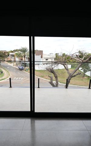 Casa de condomínio à venda com 319m², 3 quartos e 4 vagas