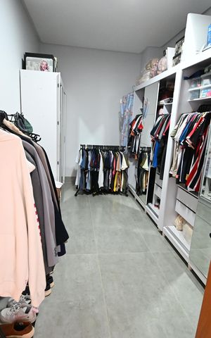 Casa de condomínio à venda com 319m², 3 quartos e 4 vagas