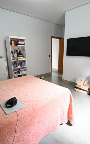 Casa de condomínio à venda com 319m², 3 quartos e 4 vagas