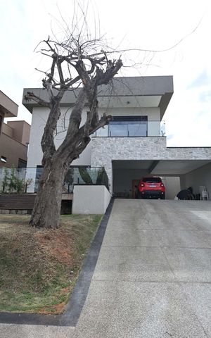 Casa de condomínio à venda com 319m², 3 quartos e 4 vagas