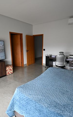 Casa de condomínio à venda com 319m², 3 quartos e 4 vagas
