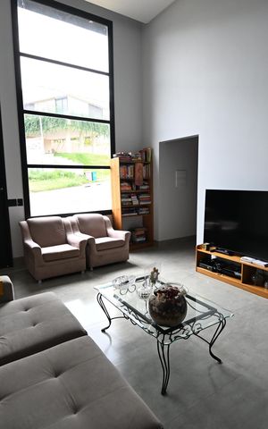 Casa de condomínio à venda com 319m², 3 quartos e 4 vagas