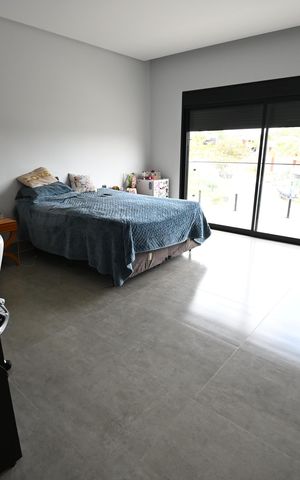 Casa de condomínio à venda com 319m², 3 quartos e 4 vagas