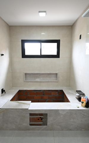 Casa de condomínio à venda com 319m², 3 quartos e 4 vagas