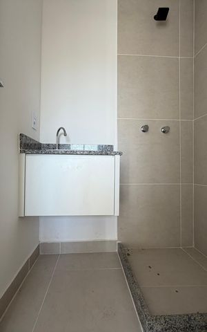 Apartamento à venda com 62m², 2 quartos e 1 vaga Apartamento à venda com 62m², 2 quartos e 1 vagaBanheiro da suíte