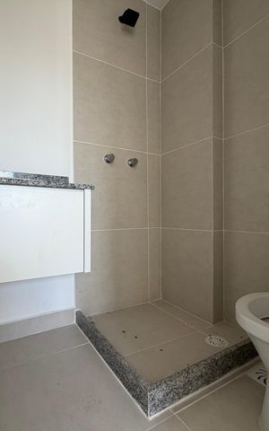 Apartamento à venda com 62m², 2 quartos e 1 vaga Apartamento à venda com 62m², 2 quartos e 1 vagaBanheiro da suíte