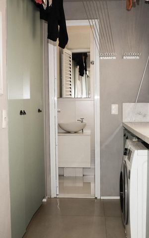 Apartamento à venda com 156m², 3 quartos e 3 vagas Apartamento à venda com 156m², 3 quartos e 3 vagasÁrea de serviço