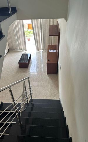 Casa de condomínio para alugar com 280m², 3 quartos e 4 vagas Casa de condomínio para alugar com 280m², 3 quartos e 4 vagasSala