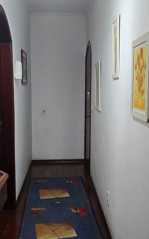 Casa para alugar com 366m², 4 quartos e 4 vagas Casa para alugar com 366m², 4 quartos e 4 vagasCorredor