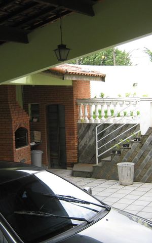 Casa para alugar com 366m², 4 quartos e 4 vagas Casa para alugar com 366m², 4 quartos e 4 vagasÁrea externa