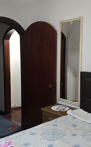 Casa para alugar com 366m², 4 quartos e 4 vagas Casa para alugar com 366m², 4 quartos e 4 vagasQuarto