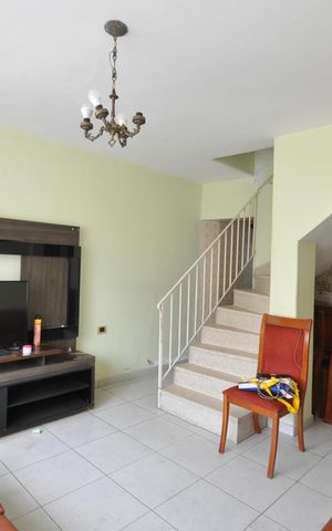 Casa à venda com 130m², 3 quartos e 3 vagasSala