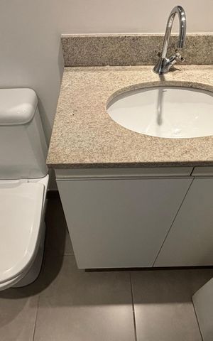 Studio para alugar com 25m², 1 quarto e 1 vaga Studio para alugar com 25m², 1 quarto e 1 vagaBanheiro