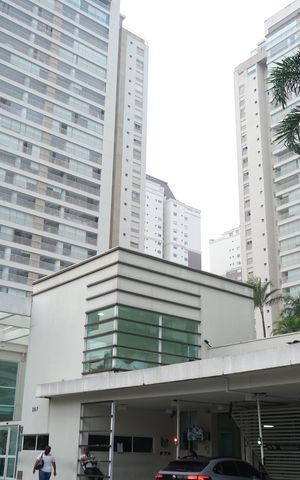 Apartamento à venda com 171m², 3 quartos e sem vagaFachada