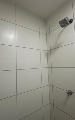 Apartamento para alugar com 55m², 2 quartos e 2 vagas Apartamento para alugar com 55m², 2 quartos e 2 vagasBanheiro da Suíte