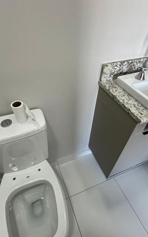 Apartamento para alugar com 55m², 2 quartos e 2 vagas Apartamento para alugar com 55m², 2 quartos e 2 vagasBanheiro Social