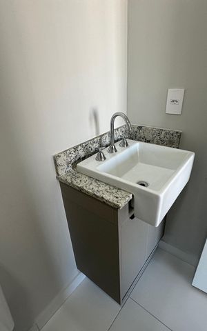 Apartamento para alugar com 55m², 2 quartos e 2 vagas Apartamento para alugar com 55m², 2 quartos e 2 vagasBanheiro Social
