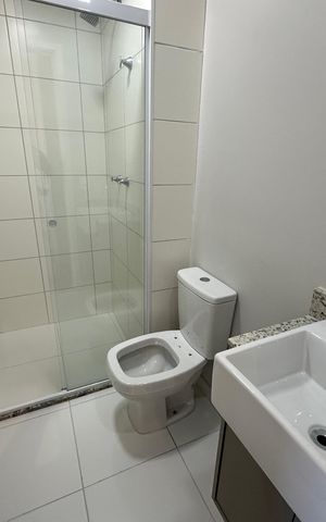 Apartamento para alugar com 55m², 2 quartos e 2 vagas Apartamento para alugar com 55m², 2 quartos e 2 vagasBanheiro da Suíte