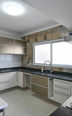 Casa para alugar com 407m², 3 quartos e 3 vagasCozinha