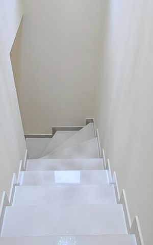 Casa para alugar com 407m², 3 quartos e 3 vagasEscada