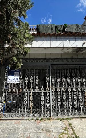 Casa à venda com 110m², 4 quartos e 2 vagasFachada+Placa 