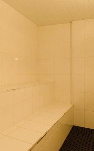 Apartamento à venda com 130m², 3 quartos e 2 vagas Apartamento à venda com 130m², 3 quartos e 2 vagasSauna