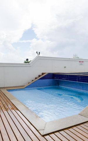 Apartamento à venda com 130m², 3 quartos e 2 vagas Apartamento à venda com 130m², 3 quartos e 2 vagasÁrea comum - Piscina