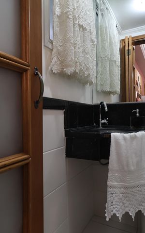 Apartamento à venda com 130m², 3 quartos e 2 vagas Apartamento à venda com 130m², 3 quartos e 2 vagasLavabo