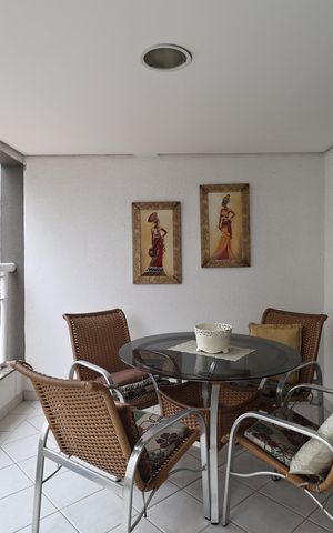 Apartamento à venda com 130m², 3 quartos e 2 vagas Apartamento à venda com 130m², 3 quartos e 2 vagasSacada