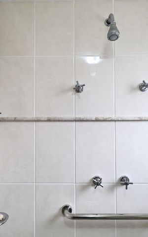Apartamento à venda com 130m², 3 quartos e 2 vagas Apartamento à venda com 130m², 3 quartos e 2 vagasBanheiro suíte 2