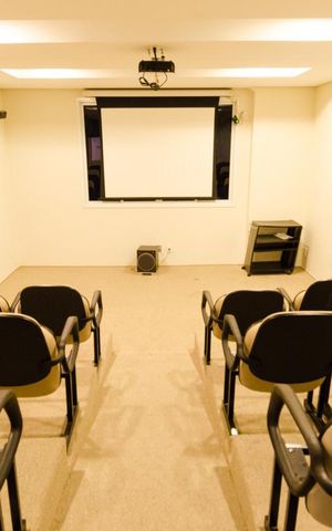 Apartamento à venda com 130m², 3 quartos e 2 vagas Apartamento à venda com 130m², 3 quartos e 2 vagasCinema