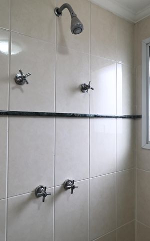 Apartamento à venda com 130m², 3 quartos e 2 vagas Apartamento à venda com 130m², 3 quartos e 2 vagasBanheiro suíte 1