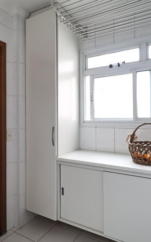 Apartamento à venda com 130m², 3 quartos e 2 vagas Apartamento à venda com 130m², 3 quartos e 2 vagasLavanderia