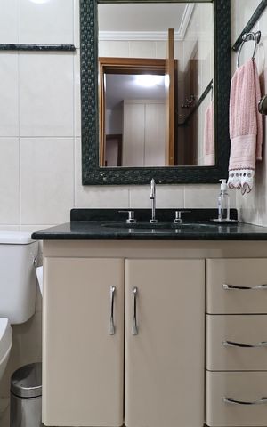 Apartamento à venda com 130m², 3 quartos e 2 vagas Apartamento à venda com 130m², 3 quartos e 2 vagasBanheiro suíte 1
