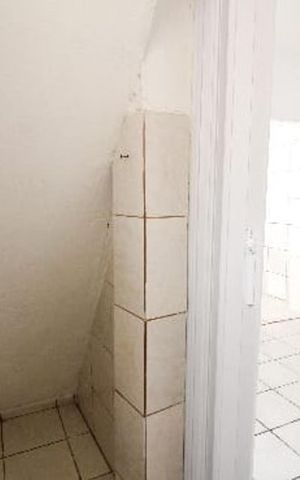 Casa à venda com 125m², 6 quartos e 1 vaga Casa à venda com 125m², 6 quartos e 1 vagaSala