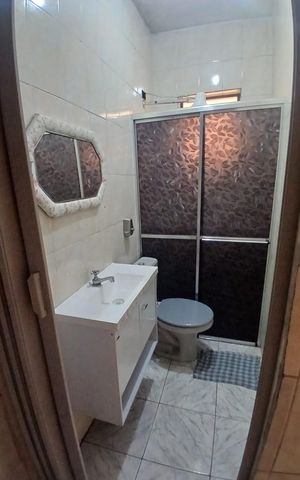 Casa à venda com 125m², 6 quartos e 1 vaga Casa à venda com 125m², 6 quartos e 1 vagaBanheiro