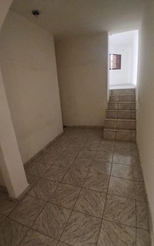 Casa para alugar com 70m², 2 quartos e sem vagaÁrea externa