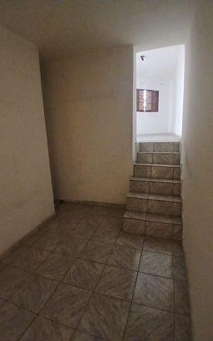 Casa para alugar com 70m², 2 quartos e sem vagaÁrea externa