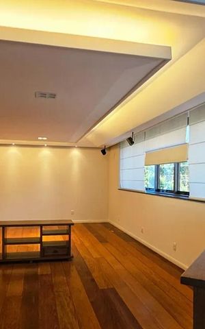 Apartamento à venda com 288m², 5 quartos e 3 vagas Apartamento à venda com 288m², 5 quartos e 3 vagasSala