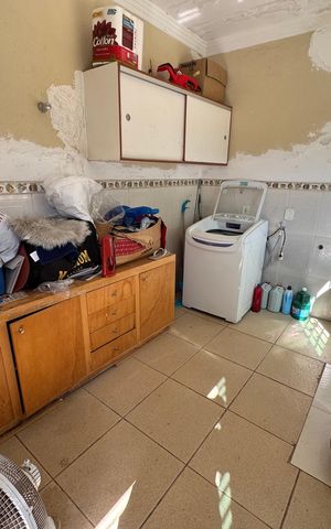 Casa à venda com 400m², 3 quartos e 2 vagas Casa à venda com 400m², 3 quartos e 2 vagasLavanderia