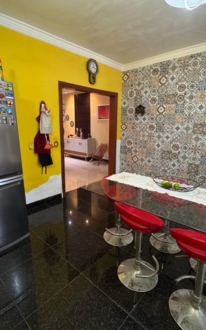 Casa à venda com 400m², 3 quartos e 2 vagas Casa à venda com 400m², 3 quartos e 2 vagasSala de Jantar