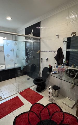 Casa à venda com 400m², 3 quartos e 2 vagas Casa à venda com 400m², 3 quartos e 2 vagasBanheiro da Suíte