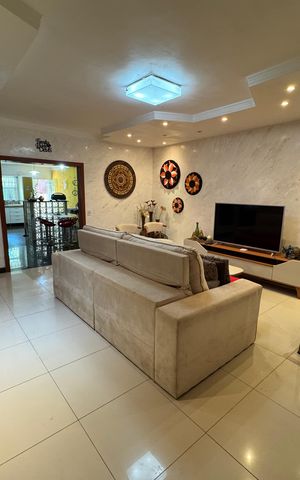 Casa à venda com 400m², 3 quartos e 2 vagas Casa à venda com 400m², 3 quartos e 2 vagasSala