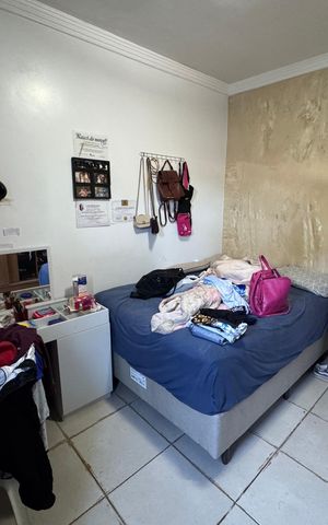 Casa à venda com 400m², 3 quartos e 2 vagas Casa à venda com 400m², 3 quartos e 2 vagasQuarto 2