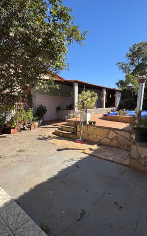 Casa à venda com 400m², 3 quartos e 2 vagas Casa à venda com 400m², 3 quartos e 2 vagasÁrea de Serviço