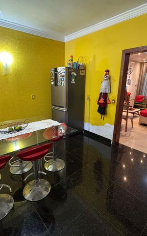 Casa à venda com 400m², 3 quartos e 2 vagas Casa à venda com 400m², 3 quartos e 2 vagasSala de Jantar